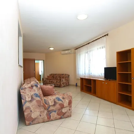 Daire Fuer 6 Personen Ca 62 Qm In Fazana, Istrien Istrische Riviera Fažana