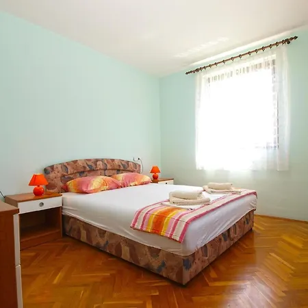 Daire Fuer 6 Personen Ca 62 Qm In Fazana, Istrien Istrische Riviera Fažana